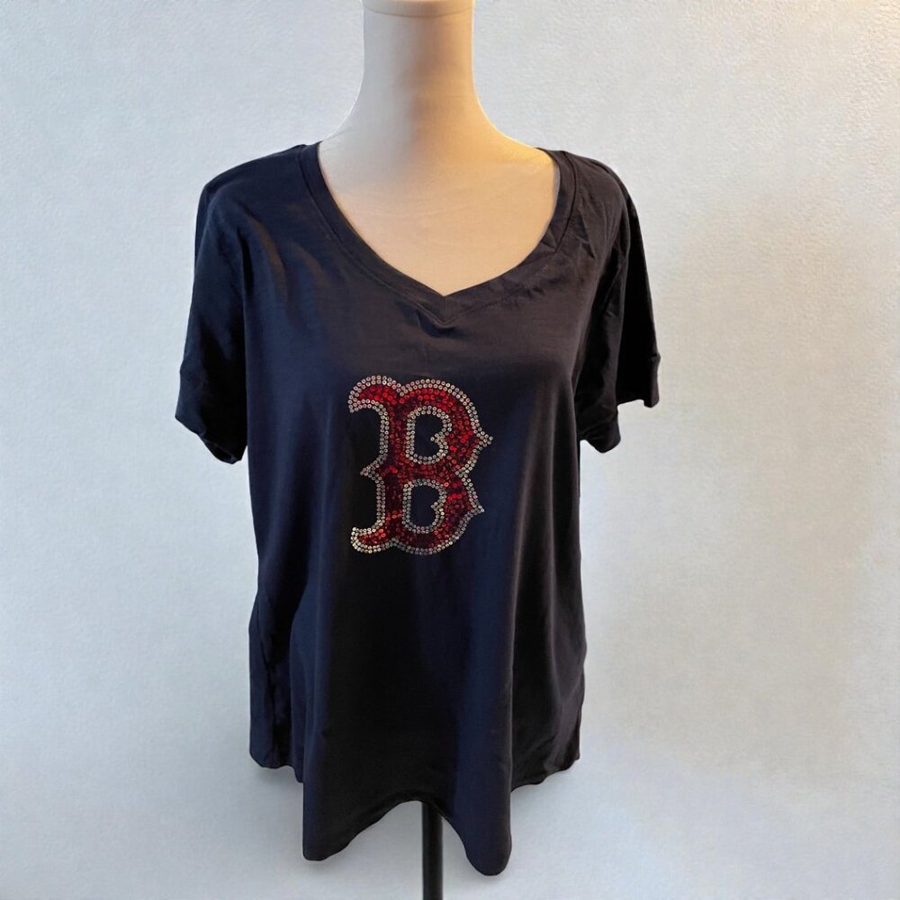 Boston Red Sox Sequined "B" V-neck T-shirt